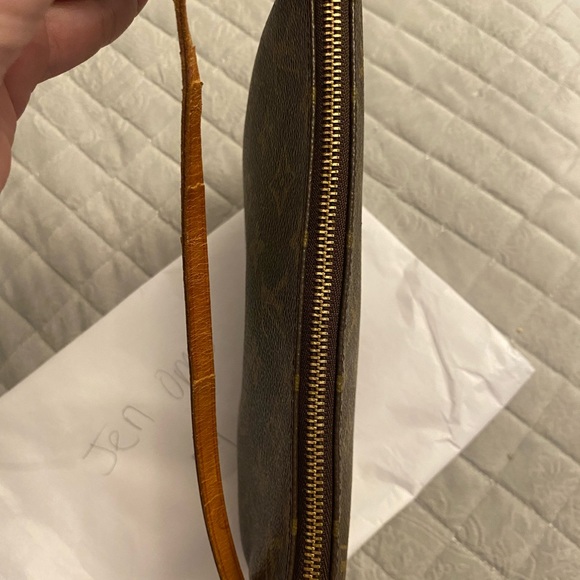 Louis Vuitton pochette accessorie - Picture 10 of 15